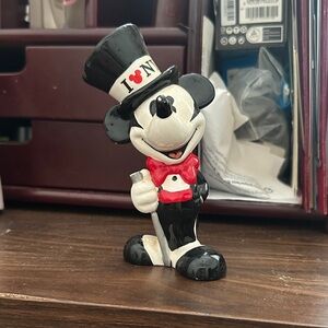 vintage Disney Mickey Mouse “I ❤️ NY” figurine